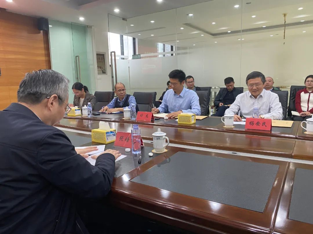 奉賢區(qū)人大常委會黨組書記、主任張培榮一行蒞臨上海山美股份開展“優(yōu)環(huán)境、穩(wěn)經(jīng)濟”大走訪大調(diào)研